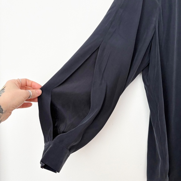 FRAME slit wirst silk button up shirt - Picture 6 of 8